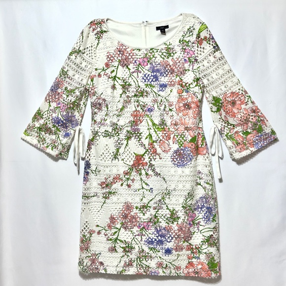 R & K Floral Bell Tie Sleeve Shift Lace Dress Size 8 ~ Perfect Never Worn - Picture 3 of 15